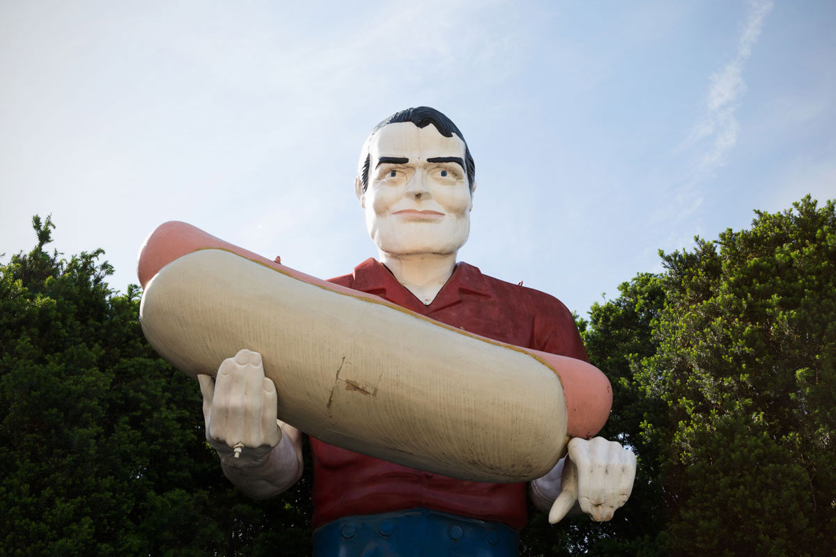 Chelsea_Darter_01_Hot-Dog-Muffler-Man,-Atlanta,-IL